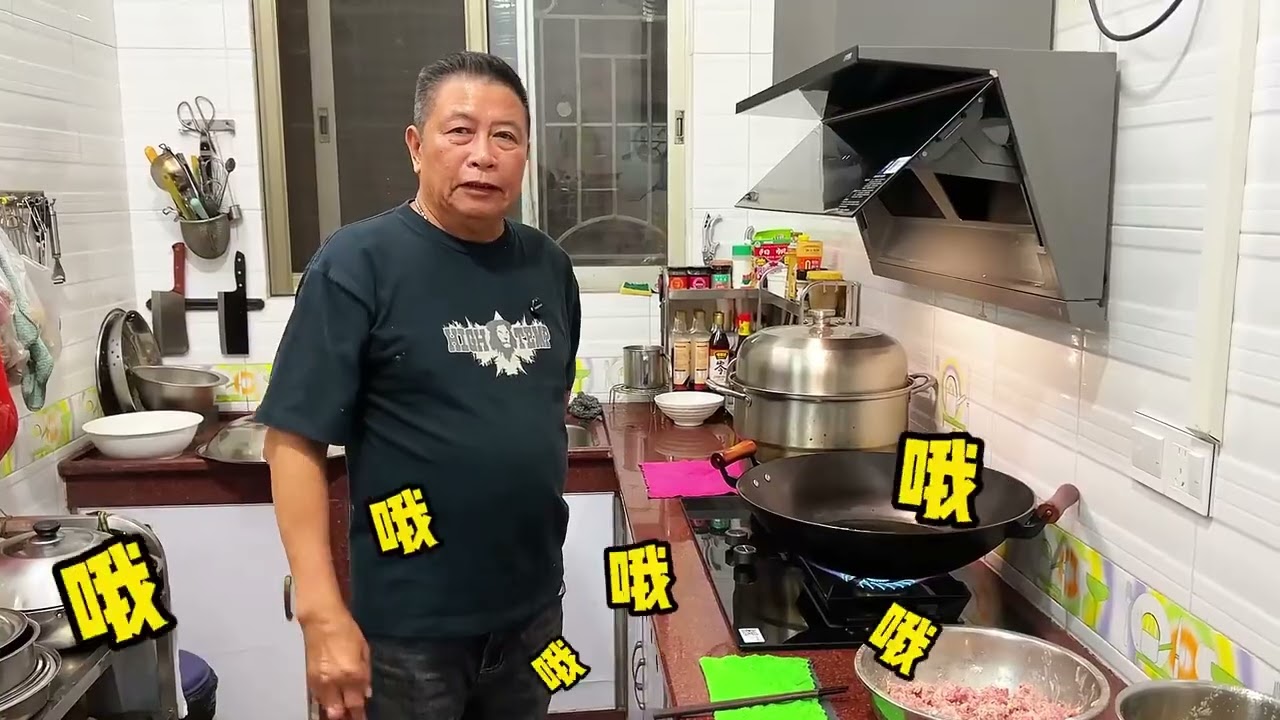 今晚排骨两吃：避风塘排骨、清蒸排骨，再加一个老广经典家常菜菜心炒鱼球