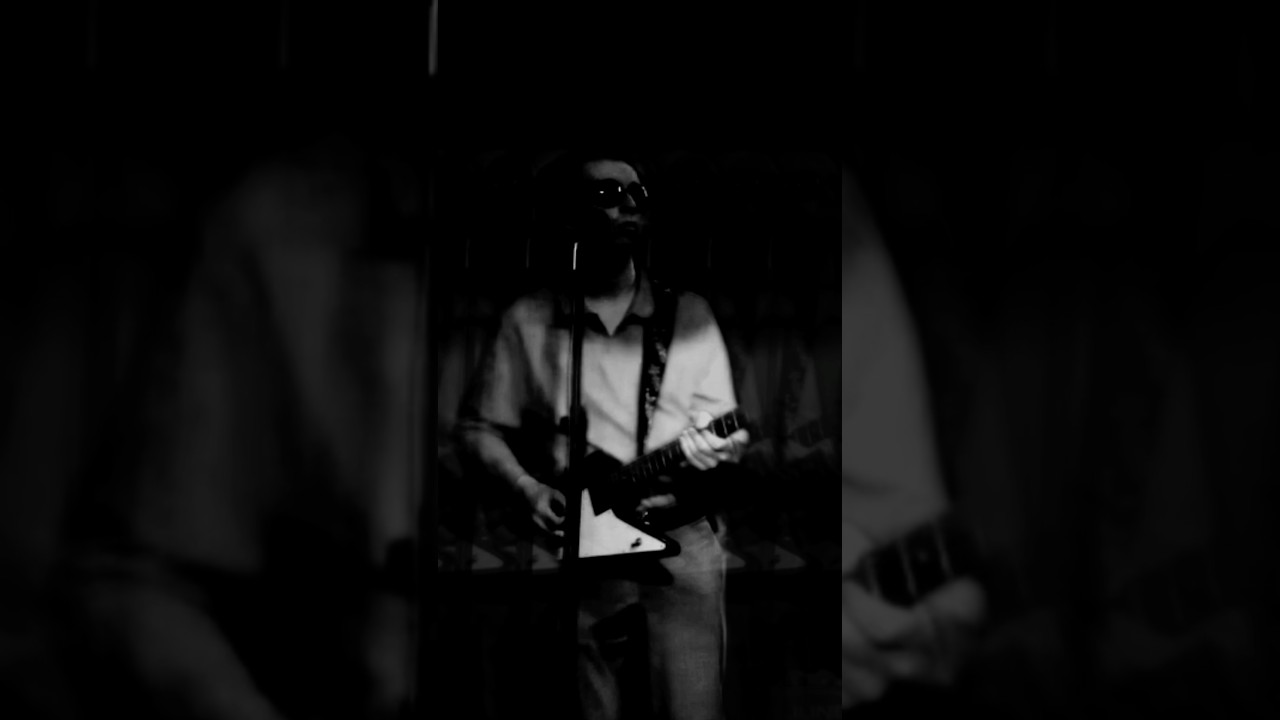 Этот сингл выходит 31 октября 👁️ подробности в Telegram: ultrajuke_band