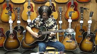 GIBSON J 45 BUDDY HOLLY 1995 - YouTube