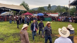 OTRA VEZ LOS CAPORALES De Rancho San Miguel ECHANDO PLElT0 En Plena Monta