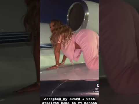 Latto twerking on the private jet wing after winning BET Award 🔥🍑🛩@Latto777 @cardib