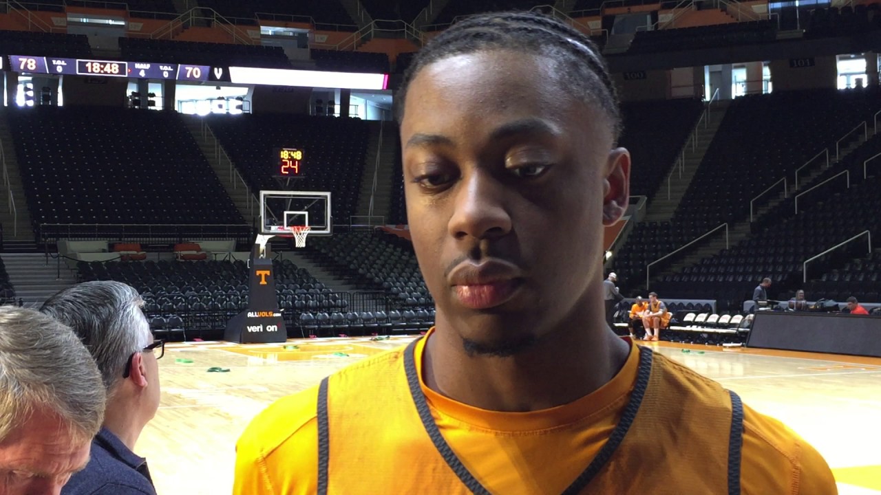 Robert Hubbs older, stronger, tougher as senior for Tennessee