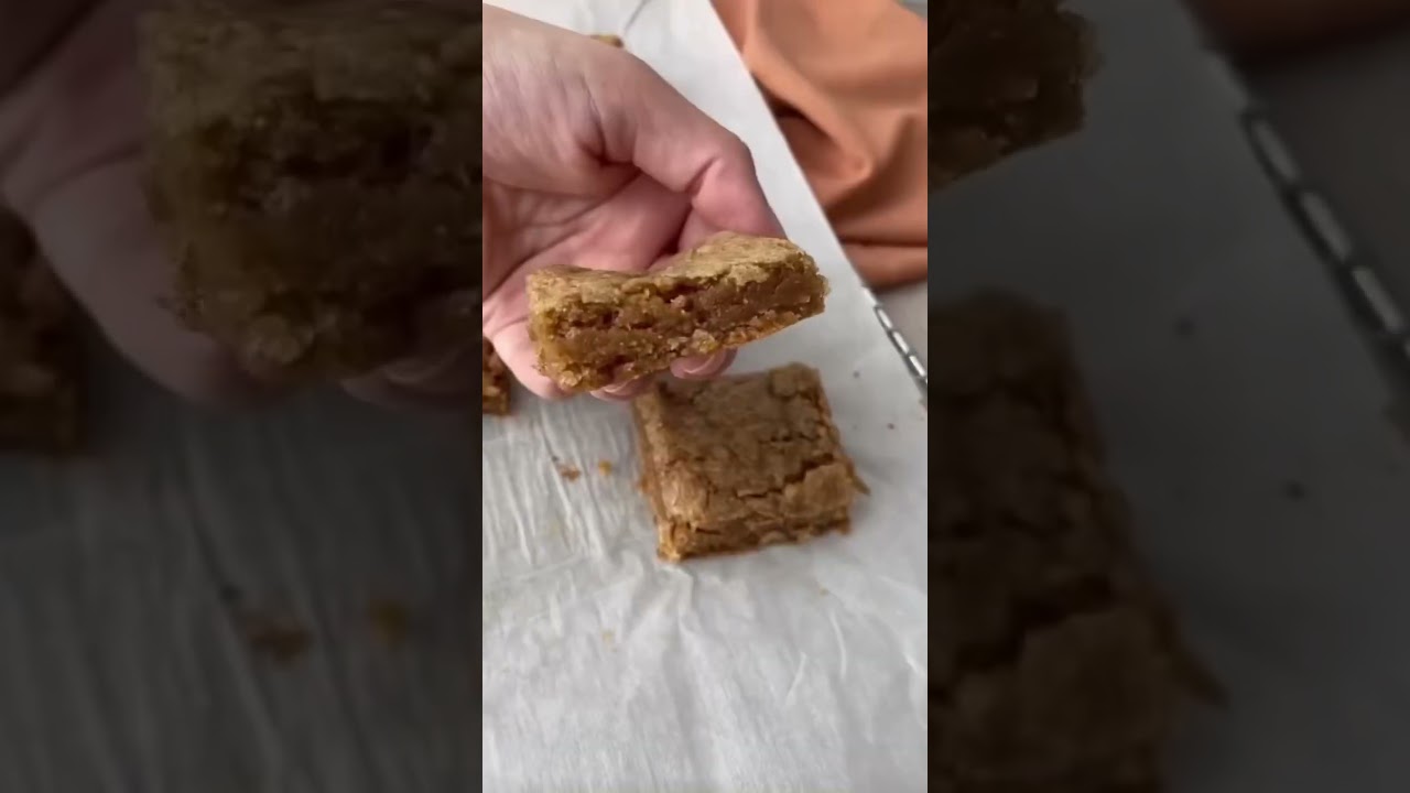 Gooey Apple Blondies