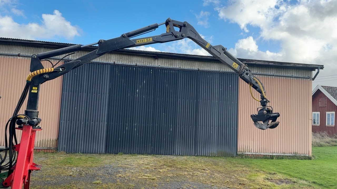 Köp Skogskran K.T.S 530 med grip, gripskopa samt skopa på Klaravik