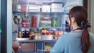 [Vlog] องค์ความรู้การจัดตู้เย็นให้เรียบร้อย / แนะนำกล่องเก็บของ / Clean with me ✨