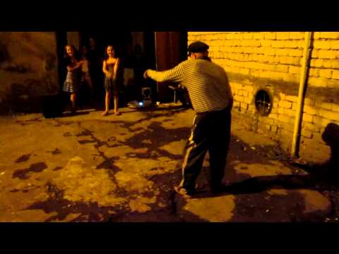 მურთაზი ბაბუს ცეკვა