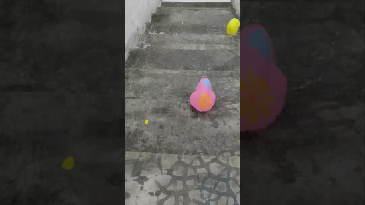 Will a water balloon explode when it rolls down from a long stairs!🎈💥 