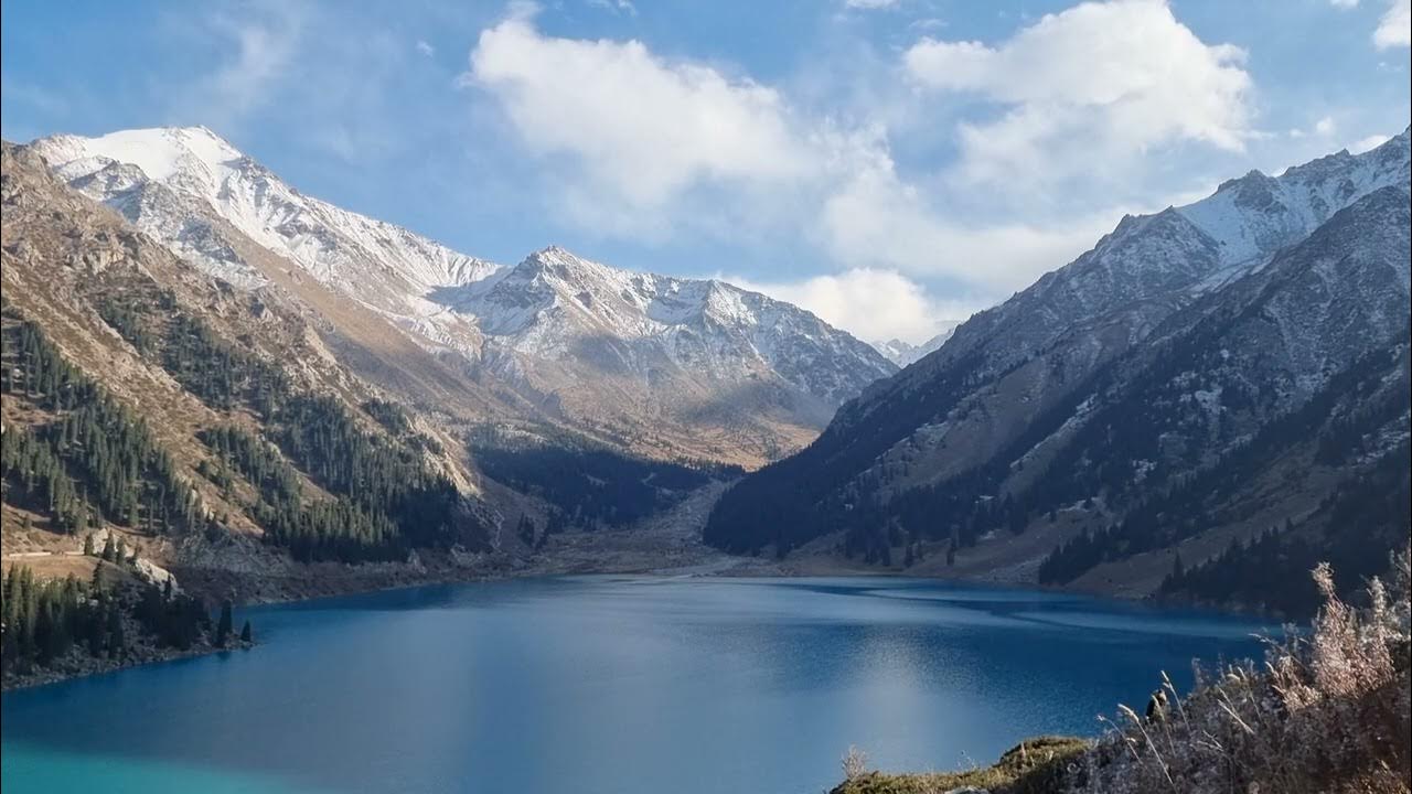 Озера алматинской области. Большое Алматинское озеро. Lago Алматы. Большое Алматинское озеро летом. Большое Алматинское озеро САП борды.