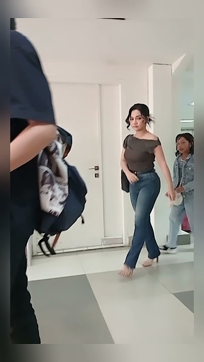 awassss jantung copot liat senyum lala widi