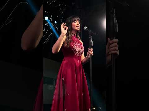 الفنانة فايا يونان نغني اغنية قارئة الفنجان لعبد الحليم من كلمات نزار قباني في مهرجان ضيافة ٢٠٢٤