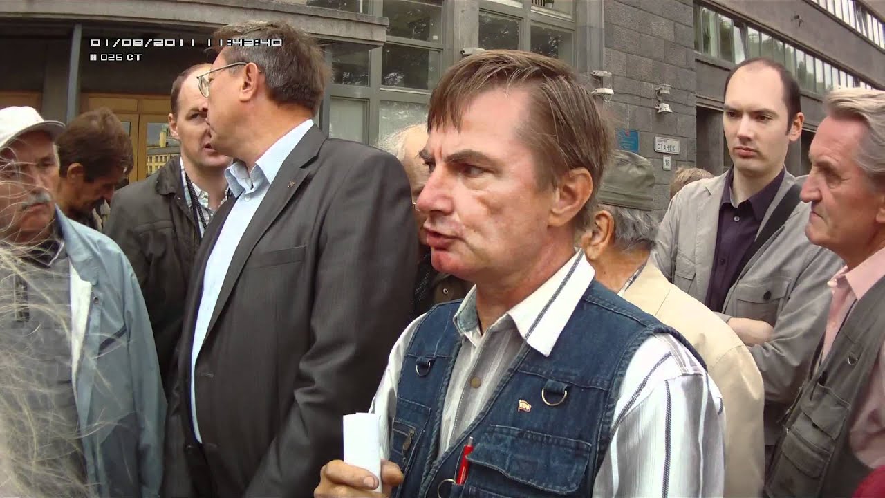 Митинг по сносу гаражей ПО-7, у адм. Кировского р-на (2)