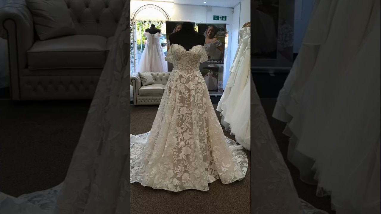 MELODY CLASSIC BALLGOWN WEDDING DRESS