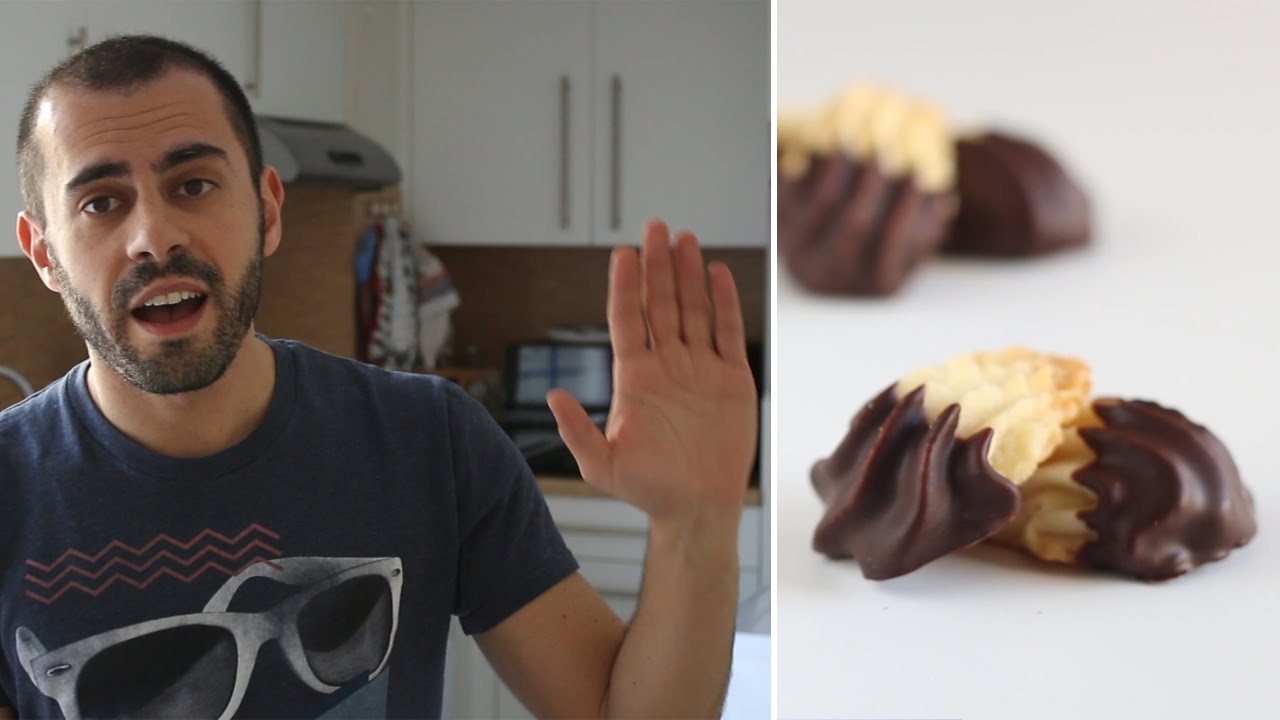 How to make chocolate-dipped biscuits with almonds