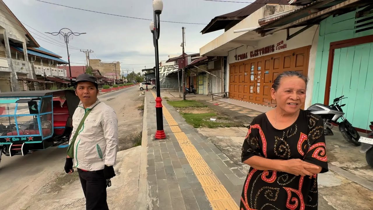 🇮🇩印尼小城，消失的华人聚居地！为何华人都搬离了这里？只留下古老的华人建筑和墓地！