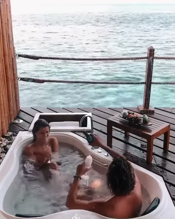 Selena Gomez Enjoying With Her Bf Naked
