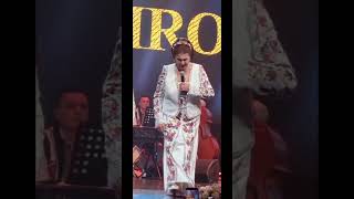 Irina Loghin a spus bancuri pe scenă la Sala Palatului din București 