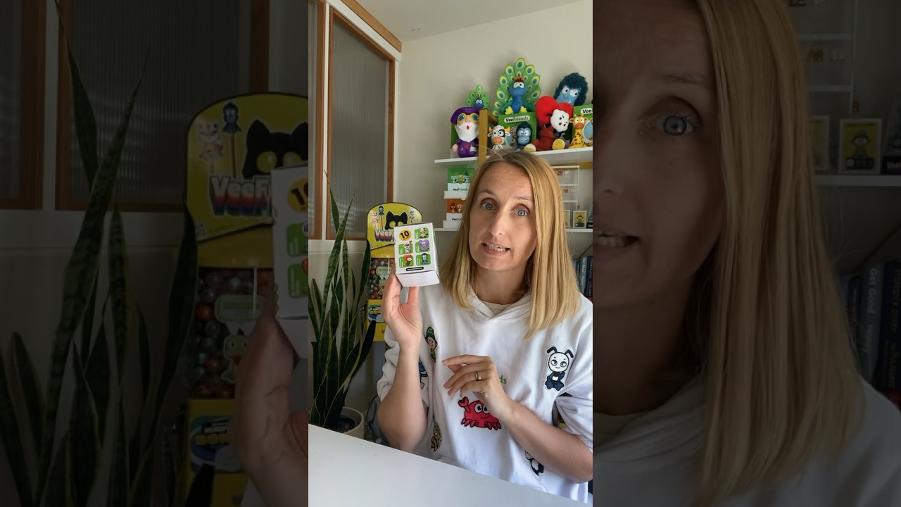 Unboxing a VeeFriends 2” Figure, let’s see what we get! 