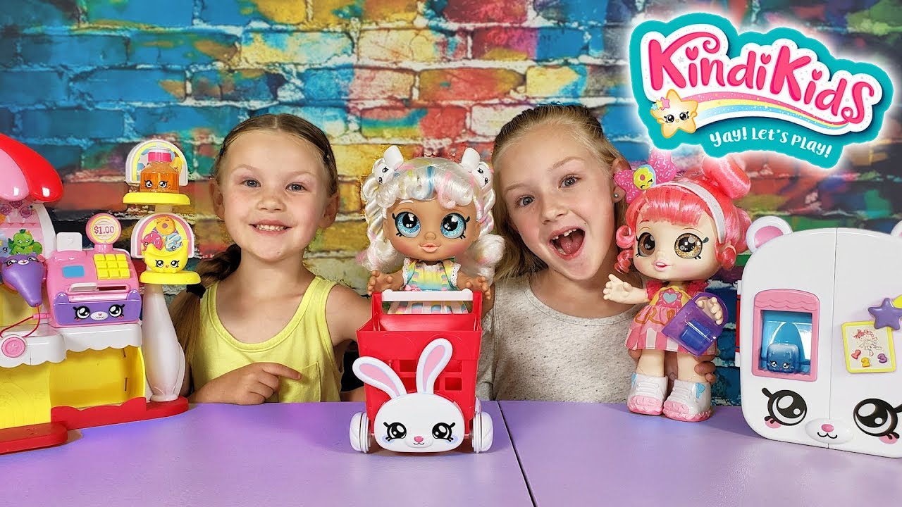 Madison's First Day of Kindergarten! Kindi Kids Toy Pretend Play!