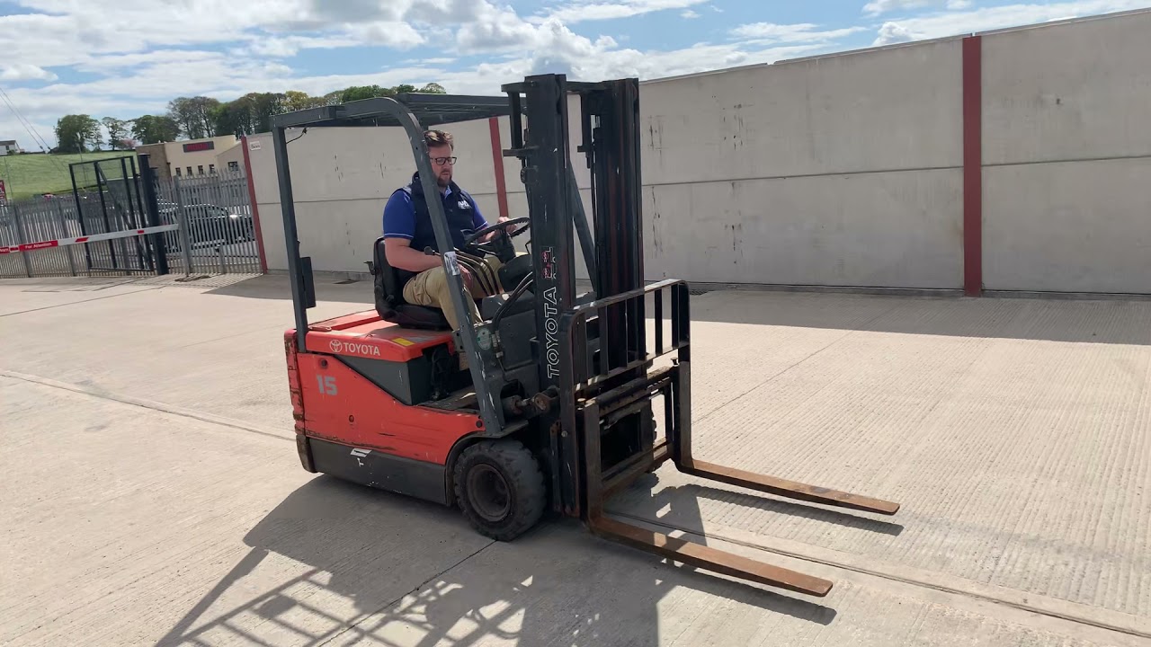 Lot 15 Toyota 15 1.5 Ton 3 Wheeled Battery Forklift