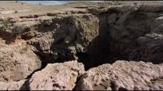 Leo Houlding Oman Cave BASE jump