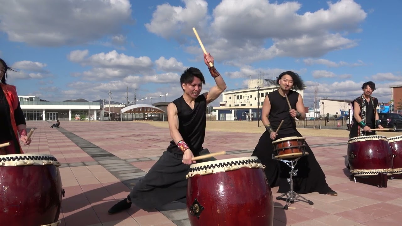 恩荷　「島風」　男鹿駅前広場　2022.3.21　【4Ｋ】
