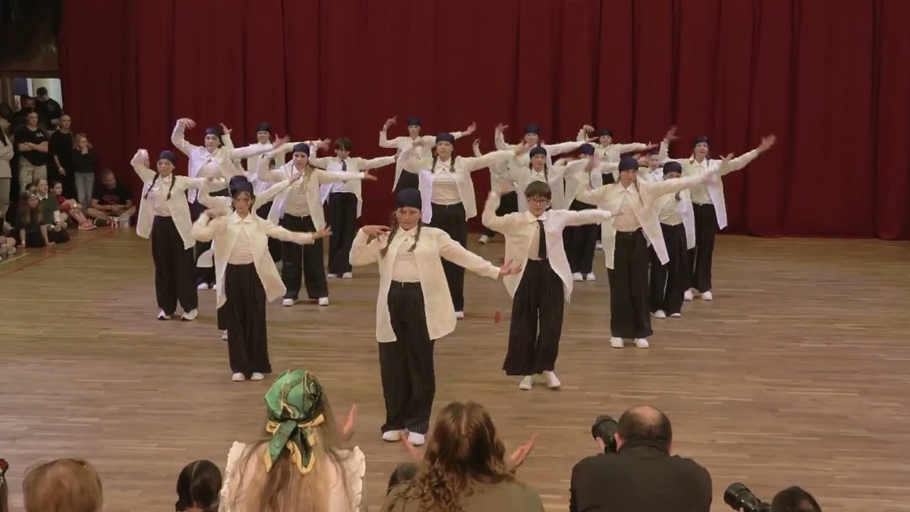 TŠ Bohémia Chrast - Waves