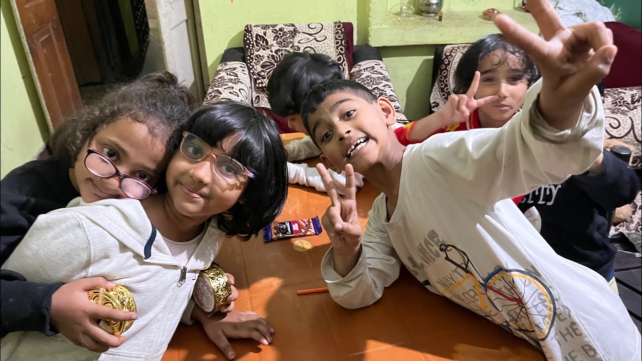 Viral game play with family. Bahut din baad aai hu maike.