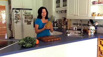 What happens if you eat the core of a pineapple?