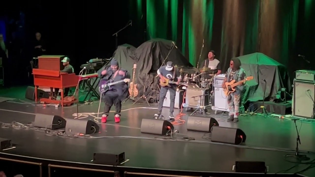 Christone "Kingfish" Ingram w/Vernon Reid @The Beacon, NYC 12/6/22 Red House