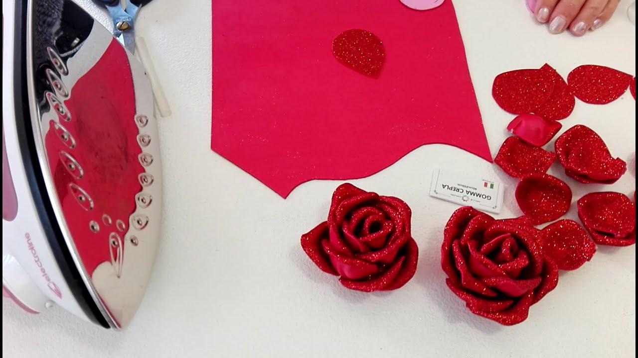Tutorial come fare Rose con carta crepla glitterate. By Rosa Callori