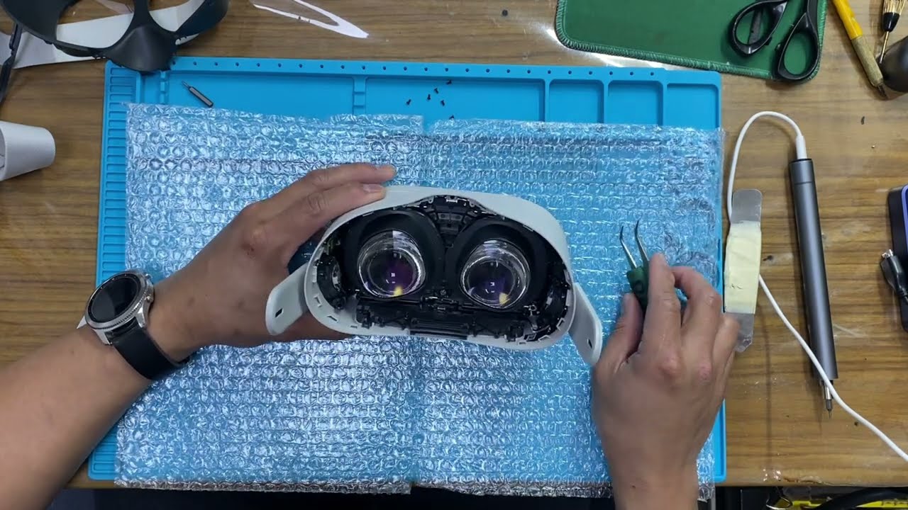 Oculus quest 2 Speaker one side not working - YouTube