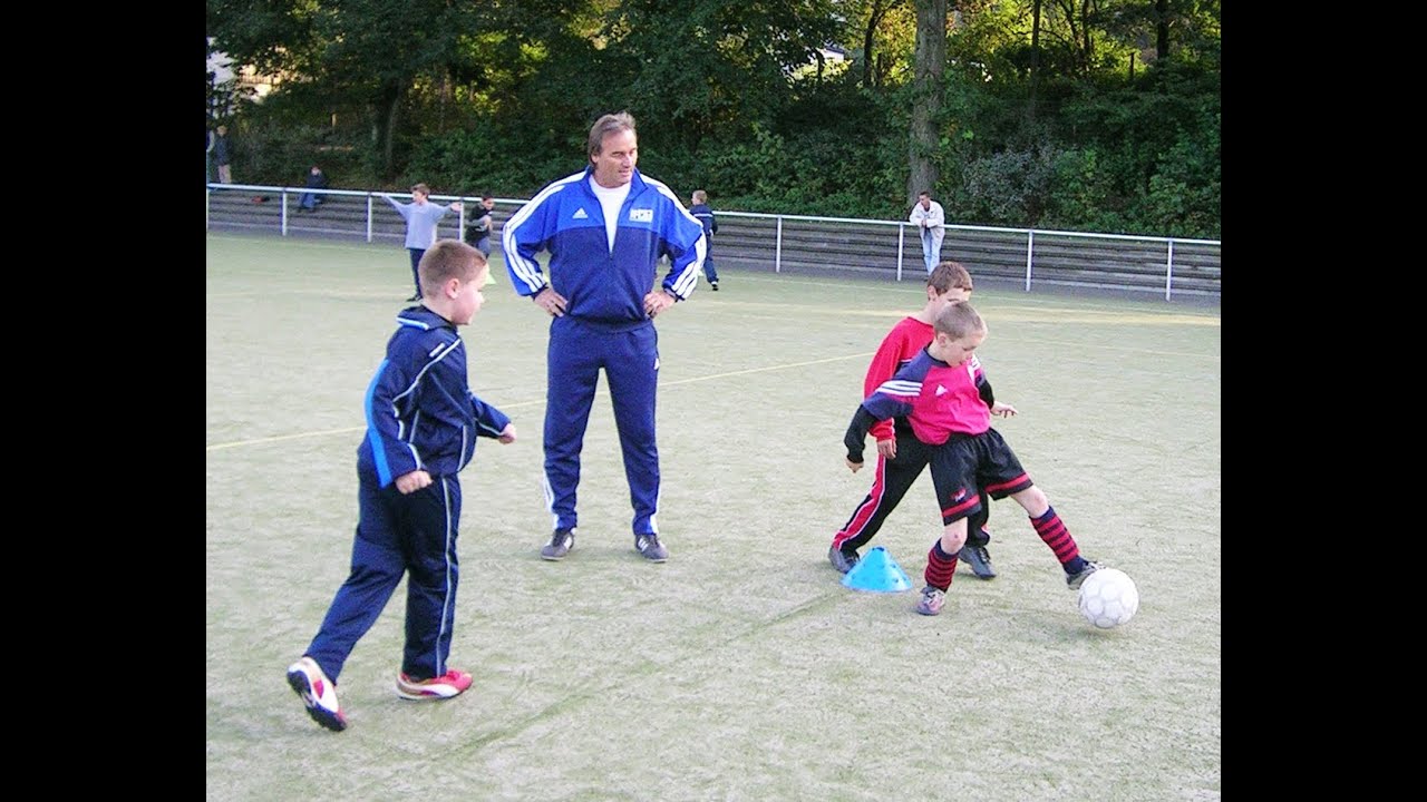 Fussballtraining, Peter Schreiner: Erfolgreich Dribbeln - Großgruppentraining