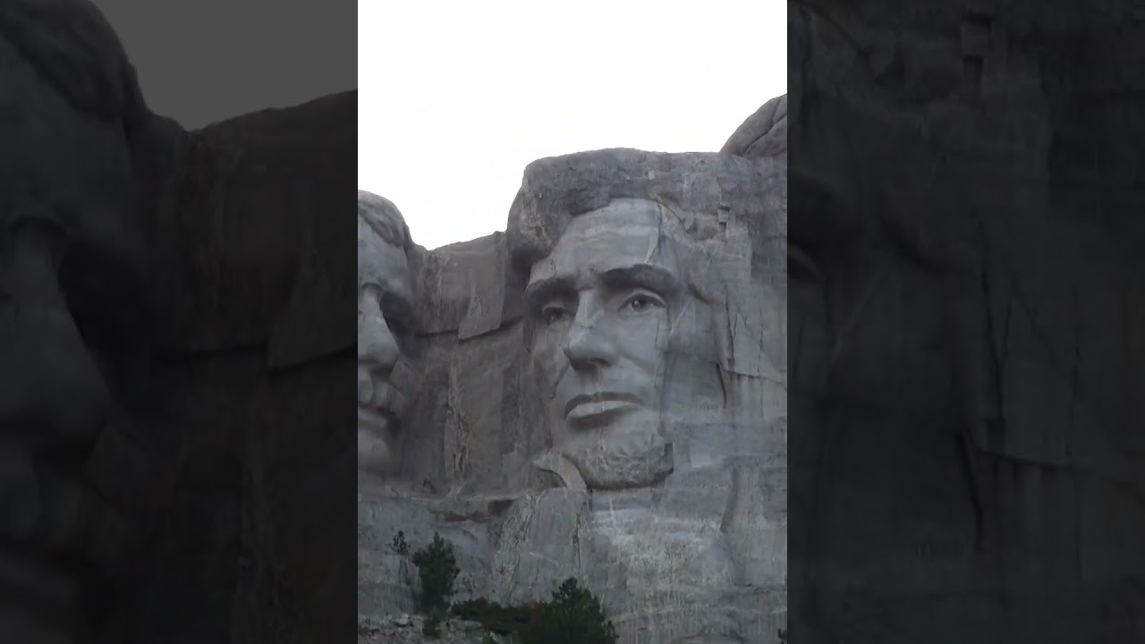 Mount Rushmore - Faces carved in stones