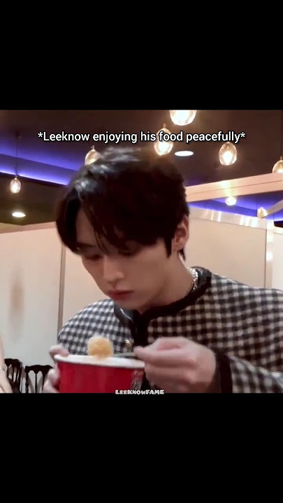 DJ Snake Came in when leeknow was eating so he just🧍