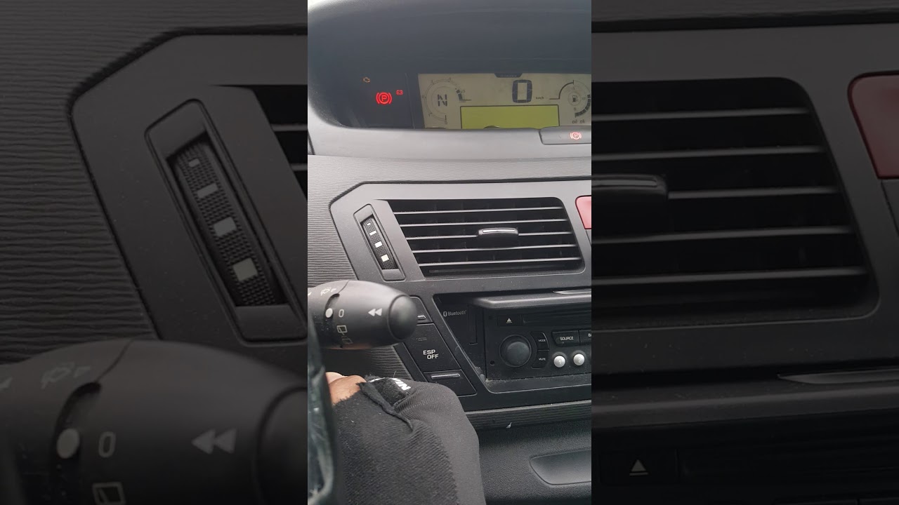 Economy Mode Active C4 Citreon Grand Picasso. Battery Low Problem. - Youtube
