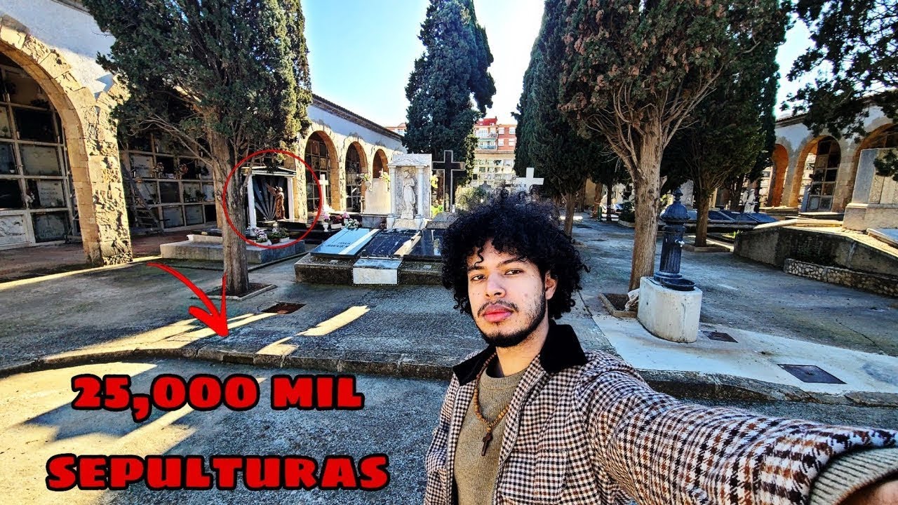 Así Son los Cementerios en Barcelona, España / Jared Urbex