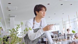片寄涼太が『友達がやってるカフェ／バー』の店員に！？「久しぶり！敬語とかやめてよ～！スペイン旅行楽しかったよね！」　「友達がやってるバー」WEBCM メイキングとインタビューも
