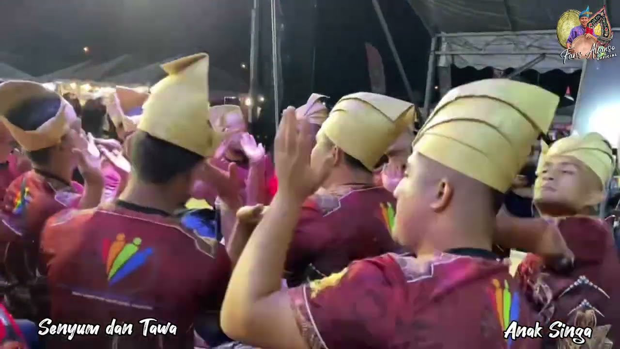 Senyum dan Tawa Dari Kumpulan Anak Singa - Tok Jogho Die Selimut Putih