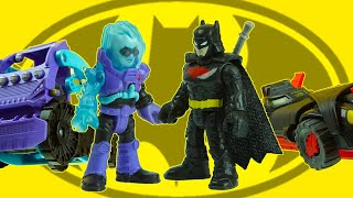 BATMAN vs FREEZE in NEW SNOWCAT & CRIME ALLEY imaginext superhero toys