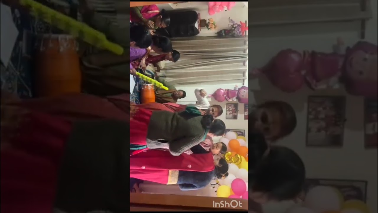 प्यारी सी गुड़िया प्रतीक्षा के जन्मदिन पर बहुत बहुत बधाई  एवं आशीर्वाद..... हैप्पी बर्थडे बेटा 