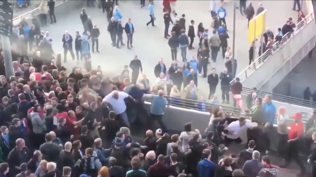 Arsenal vs Man City Fans FIGHTING Outside WEMBLEY STADIUM!! Football