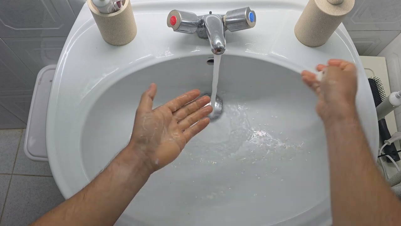 как помыть руки с твердым мылом 2025: how to wash hands with solid soap 2025 (4K 61fps)