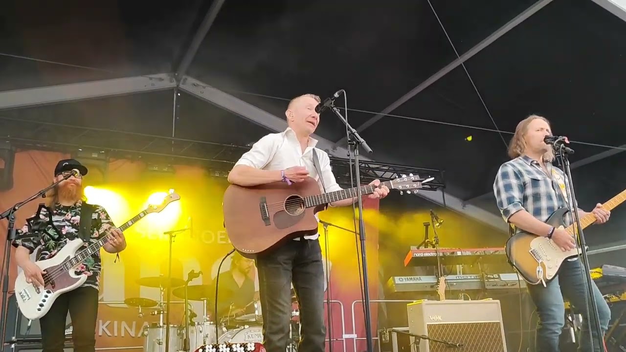 Yölintu  Mä putoan ja Sitä saa mitä tilaa