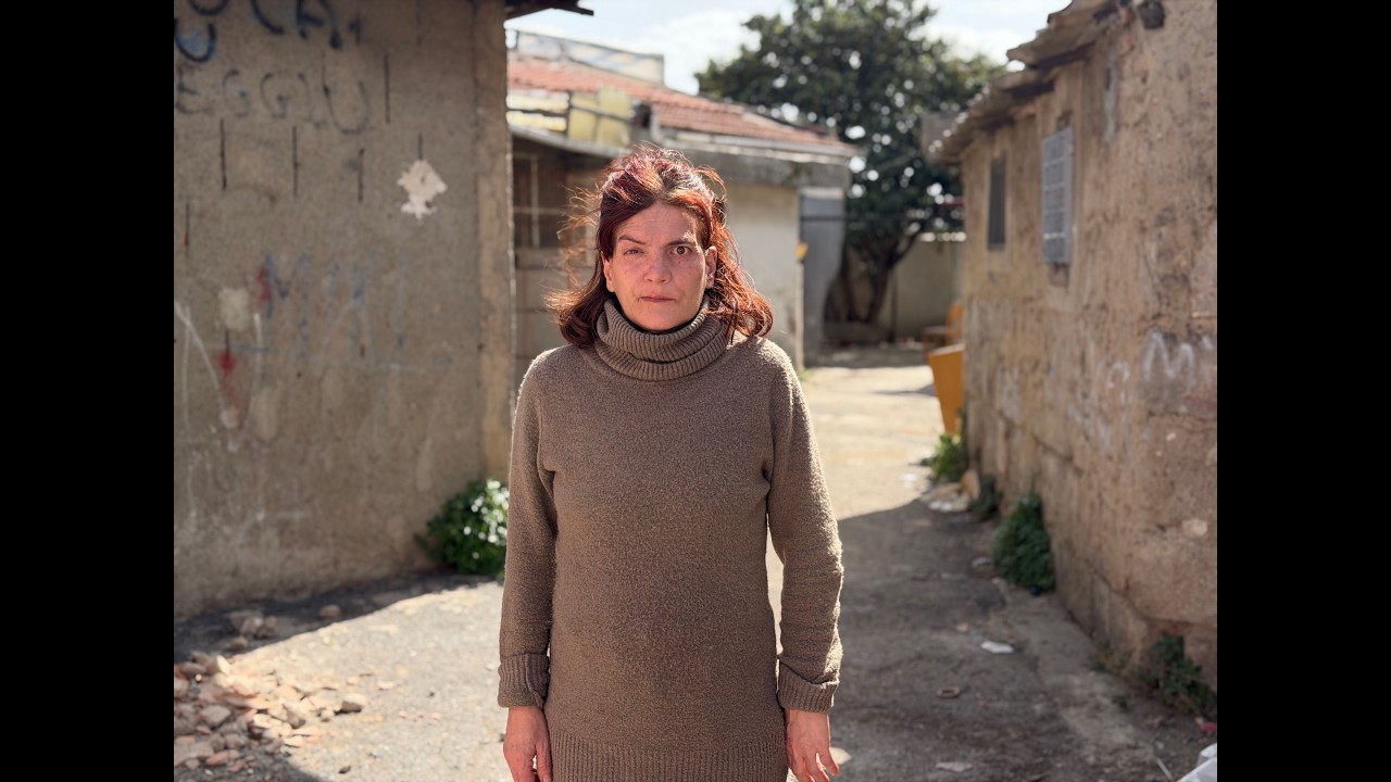 Rione Taormina, le ruspe si fermano ancora: c'è una baracca abitata vicino al cantiere