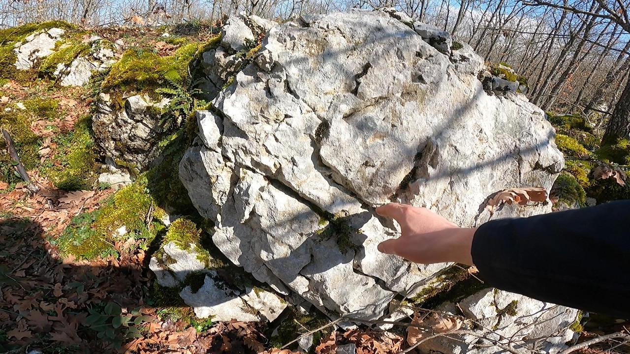Kaya Mezar Girişi Bulundu Define Tuzağa Düştü!