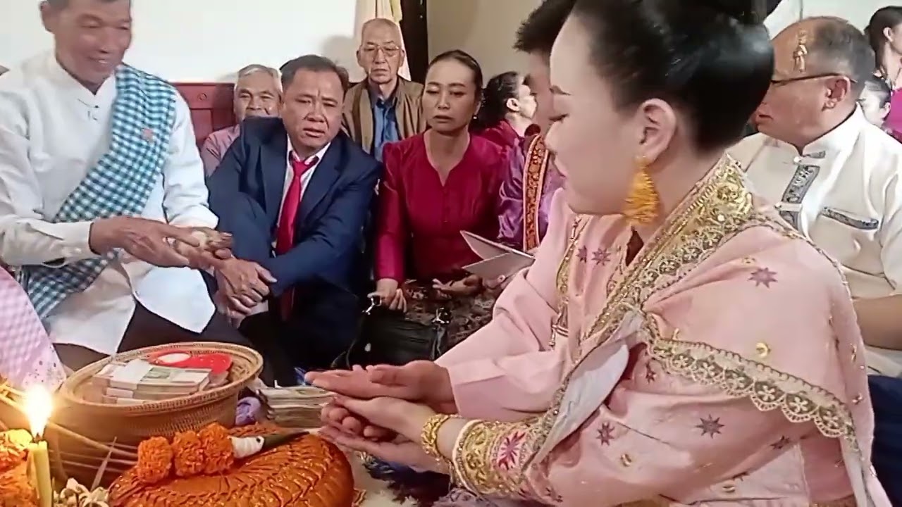 ສຸກສັນວັນວິວາພິມພາແລະອຸ່ນແປງ