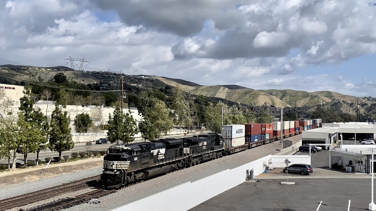 NS 1221 SD70ACe Leads Q-NYCLAC - Esperanza