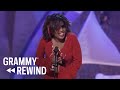Capture de la vidéo Watch Macy Gray Win A Grammy For “I Try” In 2001 | Grammy Rewind