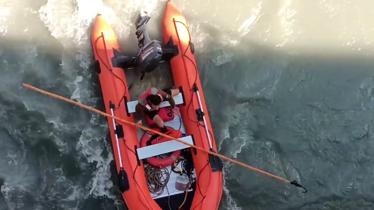 Rescue 1122 Gilgit  search a dead body in river