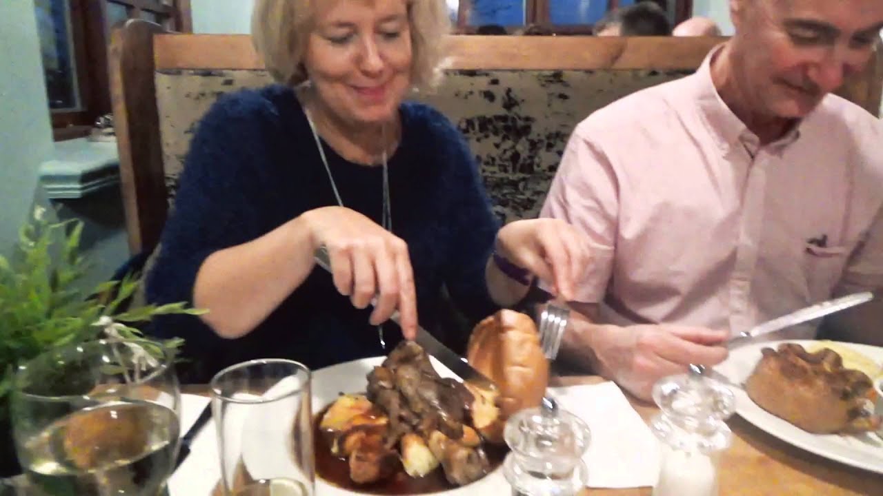 To The Pub Sunday Roast at The Salt Quay YouTube